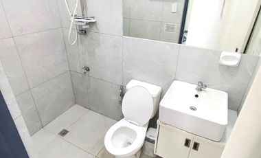 SSSSUU14 New High-Tech Condo Apartment Swimming Pool Prime Location SM Angeles City