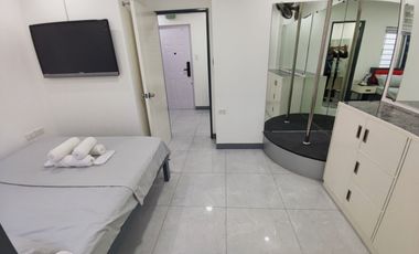 SSSSUU14 New High-Tech Condo Apartment Swimming Pool Prime Location SM Angeles City