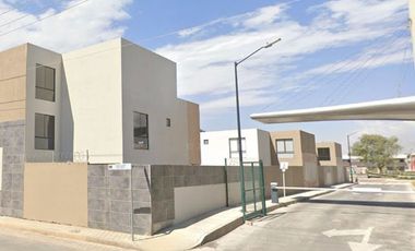 CASA DE LUJO EN VENTA, ENTREGA INMEDIATA