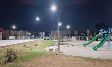 CASA EN VENTA DE 2 NIVELES EN RESIDENCIAL IZTAC CHALCO EDOMEX