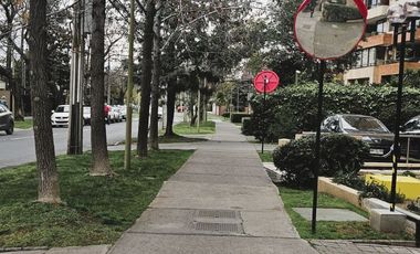 LA CAPITANIA/AV. APOQUINDO/METRO MANQUEHUE