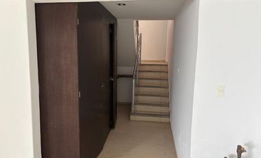 VENTA DE CASA ATRAS PLAZA CRYSTAL, VILLA ENCANTADA