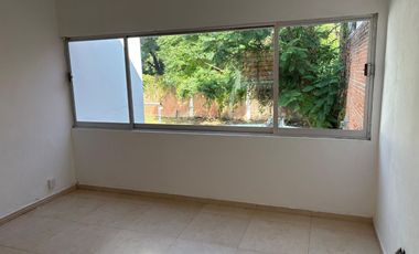 VENTA DE CASA ATRAS PLAZA CRYSTAL, VILLA ENCANTADA