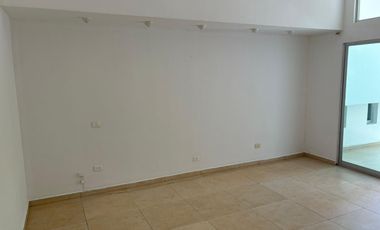 VENTA DE CASA ATRAS PLAZA CRYSTAL, VILLA ENCANTADA