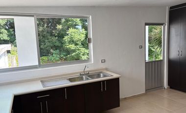 VENTA DE CASA ATRAS PLAZA CRYSTAL, VILLA ENCANTADA