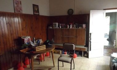 LOTE CON CASA - IDEAL INVERSOR