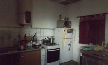 LOTE CON CASA - IDEAL INVERSOR