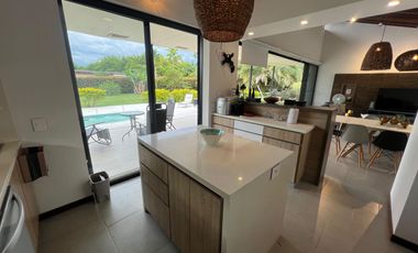 RENTO CASA CAMPESTRE EN EXCLUSIVO CONJUNTO CERRADO SECTOR CLUB CAMPESTRE