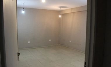 OFICINA EN EL CENTRO DE CASEROS