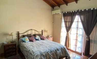 DOS CASAS EN PH - DEPTO AL FONDO - PISCINA Y TERRAZA