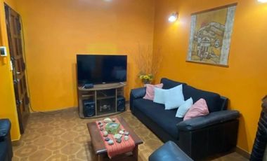 DOS CASAS EN PH - DEPTO AL FONDO - PISCINA Y TERRAZA