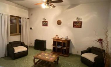 DOS CASAS EN PH - DEPTO AL FONDO - PISCINA Y TERRAZA