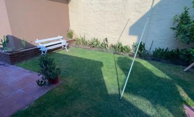 DOS CASAS EN PH - DEPTO AL FONDO - PISCINA Y TERRAZA