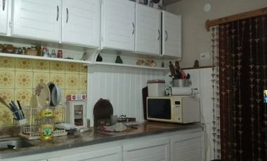 CASA AMPLIA EN BARRIO VILLA CLUB