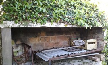 CASA AMPLIA EN BARRIO VILLA CLUB