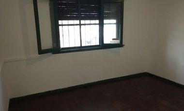 CASA EN ESQUINA CAÑADA DE GOMEZ Y PLUMERILLOS