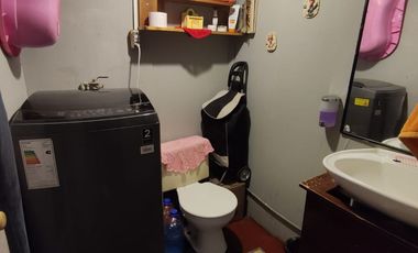 ACOGEDORA PROPIEDAD A PASOS DEL METRO EL PINO