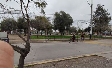 ACOGEDORA PROPIEDAD A PASOS DEL METRO EL PINO
