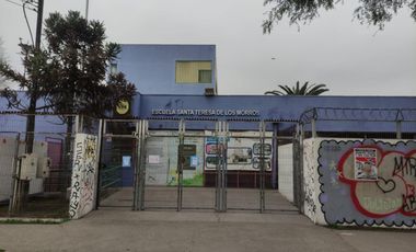 ACOGEDORA PROPIEDAD A PASOS DEL METRO EL PINO