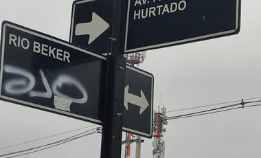 ACOGEDORA PROPIEDAD A PASOS DEL METRO EL PINO