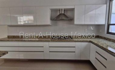 Casa en Venta en Lomas Verdes, Naucalpan de Juárez