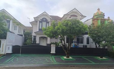 Luxury 2-Story House with 5 Bedrooms & Private Pool in Kota Wisata Cileungsi