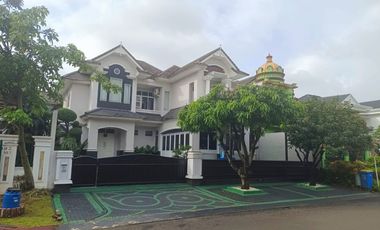 Luxury 2-Story House with 5 Bedrooms & Private Pool in Kota Wisata Cileungsi