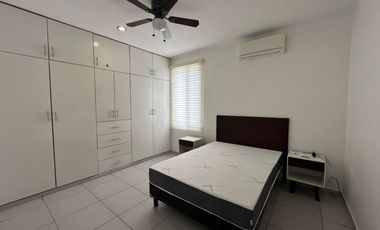 Casa amueblada, de 1 planta ¡CON PANELES SOLARES! en privada Kanan.