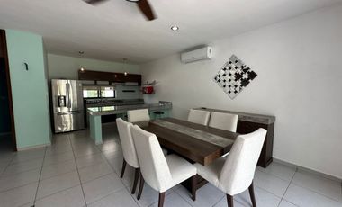 Casa amueblada, de 1 planta ¡CON PANELES SOLARES! en privada Kanan.