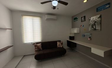 Casa amueblada, de 1 planta ¡CON PANELES SOLARES! en privada Kanan.