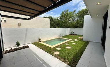 Casa amueblada, de 1 planta ¡CON PANELES SOLARES! en privada Kanan.