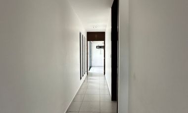 Casa amueblada, de 1 planta ¡CON PANELES SOLARES! en privada Kanan.