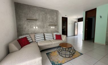 Casa amueblada, de 1 planta ¡CON PANELES SOLARES! en privada Kanan.