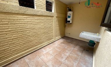 CASA EN VENTA LOMAS DE AHUATLAN