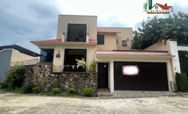 CASA EN VENTA LOMAS DE AHUATLAN
