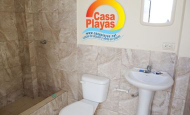 Vendo Casa en Playas Villamil, Av Sixto Chang, Vía a Karibao Engabao