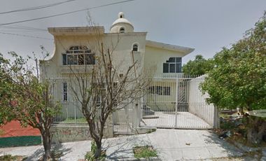 CASA EN VENTA EN BALCONES DE OBLATOS GUADALAJARA A 5 MIN DEL PARUQE CENTENARIO