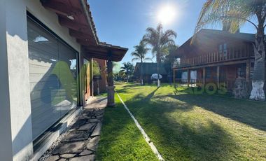 CASA DE CAMPO en LAGO de PÁTZCUARO, con ALBERCA