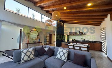 CASA DE CAMPO en LAGO de PÁTZCUARO, con ALBERCA