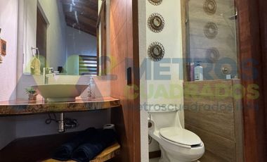 CASA DE CAMPO en LAGO de PÁTZCUARO, con ALBERCA