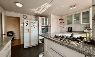 Se Vende 3 Dormitorios, Cocina Remodelada, Terraza Norte. Estacionamiento + Bodega, Providencia