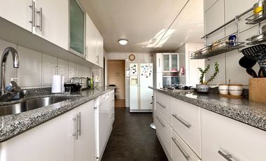 Se Vende 3 Dormitorios, Cocina Remodelada, Terraza Norte. Estacionamiento + Bodega, Providencia