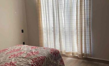 Se renta casa de dos recámaras y dos Baños y medio, jardín y dos cajones de estacionamiento