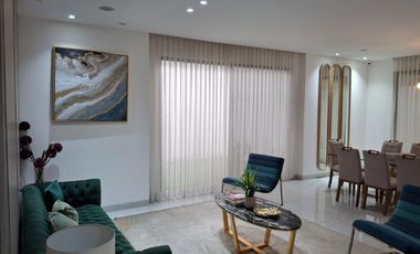 Casa de venta en Samborondón, urbanización La Riona