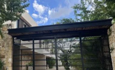 TEMOZÓN NORTE HERMOSA VILLA EN RENTA CON SU PROPIA PISCINA TIPO JACUZZI, AMUEBLADA Y EQUIPADA.