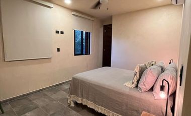 TEMOZÓN NORTE HERMOSA VILLA EN RENTA CON SU PROPIA PISCINA TIPO JACUZZI, AMUEBLADA Y EQUIPADA.