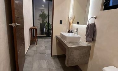 TEMOZÓN NORTE HERMOSA VILLA EN RENTA CON SU PROPIA PISCINA TIPO JACUZZI, AMUEBLADA Y EQUIPADA.