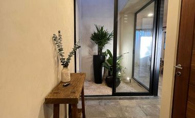 TEMOZÓN NORTE HERMOSA VILLA EN RENTA CON SU PROPIA PISCINA TIPO JACUZZI, AMUEBLADA Y EQUIPADA.