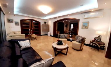 Casa de venta en Samborondón, Urbanización San Isidro