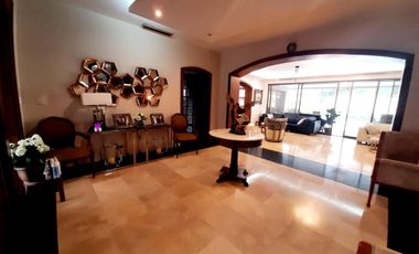 Casa de venta en Samborondón, Urbanización San Isidro